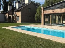 Terroir Village - Complejo en Mendoza、グアイマレンのホテル