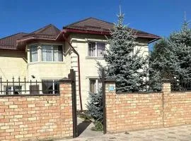 Dungan Yard Guest House