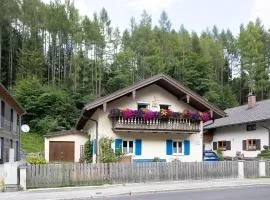 Alpenwohnung "Zum Schorschi" mit Bergblick I voll ausgestattet I ruhige Lage