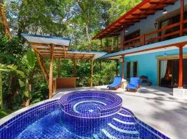 4BR Villa MotMot in w exclusive pool Wifi Ac