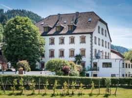 Hotel Plankenhof B&B, κάμπινγκ πολυτελείας σε Pill