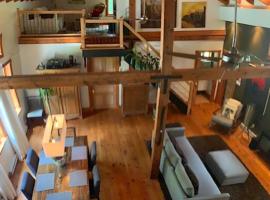 Tranquility at the edge of the woods- Hot Tub, hotel en Rawdon