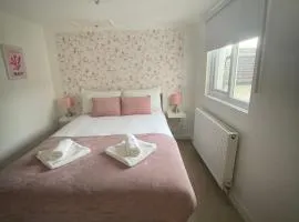 Cosy 2 Bedroom House - Sleeps 6