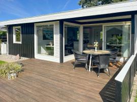 Charming Cottage Just 450 M From The Water, hotel a Otterup