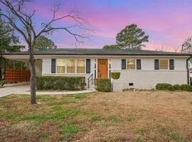 Family-Friendly 3BR Ranch for 5 adults Near North Hills Raleigh
