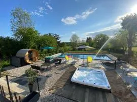 Gîte des Glycines 2 à 14 personnes, piscine, jacuzzi, sauna