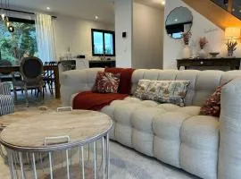 La Normandine, mer, histoire, plage débarquement gold beach, maison 4 chambres, spacieuse avec jardin et parking gratuit