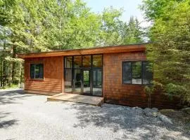 Private treed setting - no pets - garden view