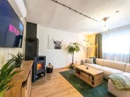 Stylisch Loft I Industrie-Design I Kamin I Netflix