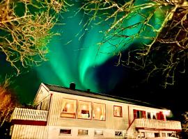 House by the sea, Ballstad Lofoten: Ballstad şehrinde bir otel