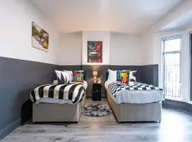Newland Ave 4 Bedroom 5 Smart TVS 1,5 Bathroom Ebenezer Garden House