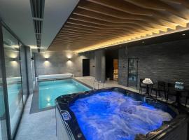 Czarna Chata Beach & SPA, hotell i Klimkówka