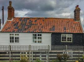 Historic seafront cottage, projector, piano, PS5 etc, khách sạn ở Kessingland
