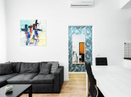 Elegante Appartamento in Centro a Sanremo - Piazza Colombo, hotel em Sanremo