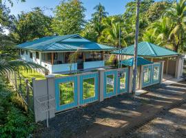 Villa Tortuga- 3 Minute Walk to the Beach, hotel en Savegre