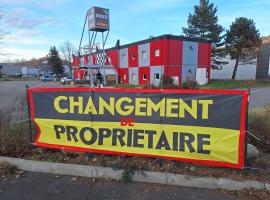 ENZO HOTELS GREEN proximité ZENITH D' AUVERGNE Ex F1 FORMULE 1 CLERMONT FERRAND ISSOIRE COUDES, hótel í Coudes