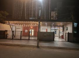 V Club, хотел в Будж