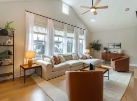 Walk to Big Boulder Mtn and Lake, Home with Hot Tub!