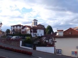 Compostelle Chemin Garazi, Hotel in Uhart-Cize