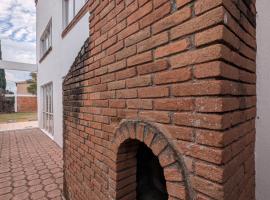 Casa Amari - Para 17 Personas - Grupos y Eventos, hotelli kohteessa Morelia