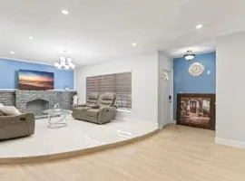 Private King Master Suite Near Hardrock Stadium