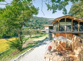 CrossFit Otoyo Strength TINY HOUSE, hotel din Otoyocho