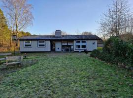 Quiet Area 15 Km To The Beach, Hotel in Skibby