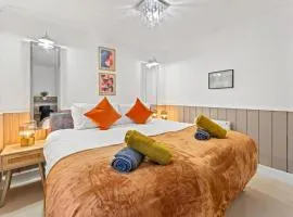 Churchill Apartment- 4 Beds- Free Parking- Near NEC BHX & HS2