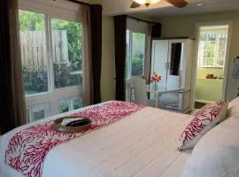 Kona Nook - Cozy Studio with Island Warmth