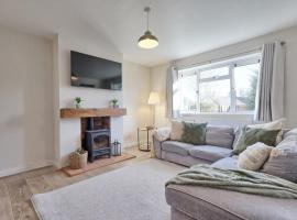 Viesnīca The Opulent Property Project Colchester 3BR nr Station Sleeps 6 Fastwifi Free Parking pilsētā Lexden