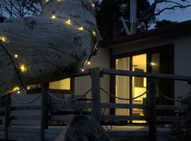 Salty Devil's Rest - Coastal Wilderness Shack, hotel u gradu Arthur River