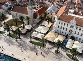 Villa Fontana, B&B in Trogir