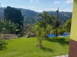 Sítio encantador com piscina e lazer completo