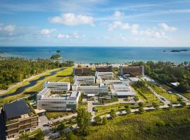 Holiday Inn Resort Bintan Lagoi Beach by IHG: Lagoi şehrinde bir otel