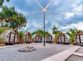 Nadi Glamping Business Suites, khách sạn ở Perai