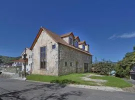 La Maison Facior Onomichi ラ メゾン ファシオール 尾道 尾道新築一棟貸切 ヨーロッパ邸宅風宿 温泉徒歩1分 1LDK最大4名 駐車場1台付き Wi-Fi