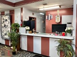 Village Inn Salina، فندق في سالينا