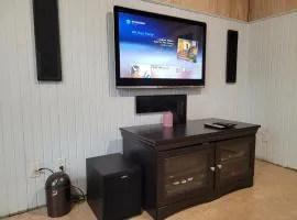 Beautiful cottage waterfront with large hot tub