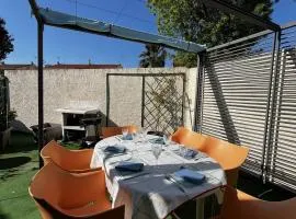 Maison moderne avec cour privée et parking sécurisé - FR-1-696-83