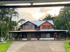 Cabaña Brisa Del Río, hotel en Cooper