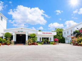 Khách Sạn Nhà Hàng Ngọc Hân – hotel w mieście Tinh Bien