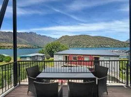 Fabulous Lakeside Marina 3 Bedroom
