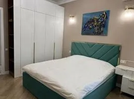 2 комнатная квартира центр города возле Мега парка