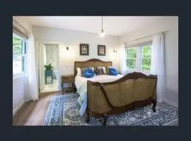 Kallista Charleston Cottage