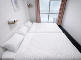 2 Dotonbori 5min Stay Kuromon Market 1min Nipponbashi 3min โรงแรมในโอซาก้า