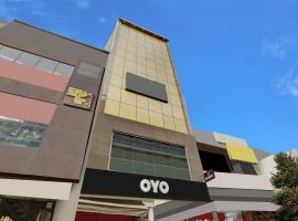 Viesnīca OYO 81208 HOTEL TERRENE EMPIRe pilsētā Kālkāji Devi