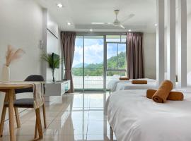 Modern Muji Studio Condo with Swimming Pool, Free Netflix WiFi near Lake Garden Zoo, готель у місті Тайпінг