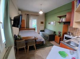 Marianna's studio, hotel con estacionamiento en Kozani