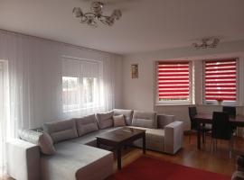 Dom na Konwaliowej，Narew的飯店