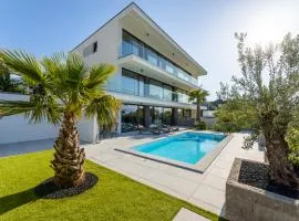 Brand new apartment "Z" with swimming pool by EL-PI Tours